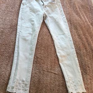 White skinny jeans!!